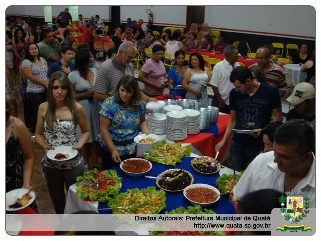 Notícia Funcionários participam de delicioso jantar em comemoração ao Dia do Funcionário Público
