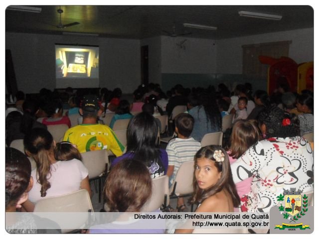 Notícia 100 pessoas participam do projeto  Cinema no Bairro