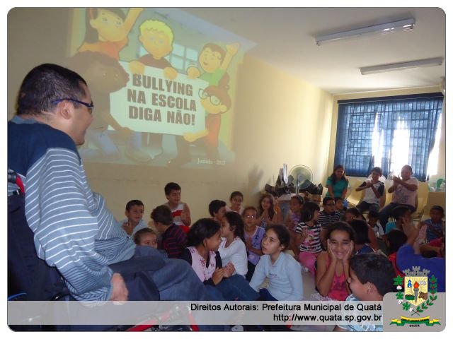 Notícia Bullying é tema de palestra ministrada pelo vereador Juninho Atividade foi realizada com os alunos da Escola Gi