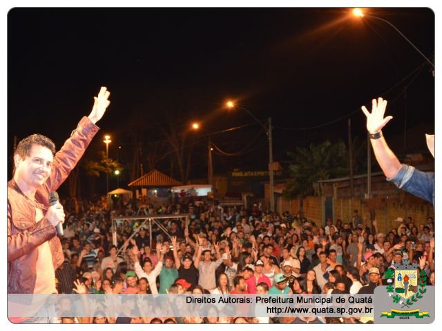 Notícia Show de Evandro & Aguinaldo é sucesso e marca comemoração de aniversário de Quatá-Público canta e dança no ritmo sertanejo