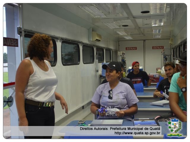 Notícia Investindo em qualificação profissional. Prefeita Lu visita carreta móvel do SENAI