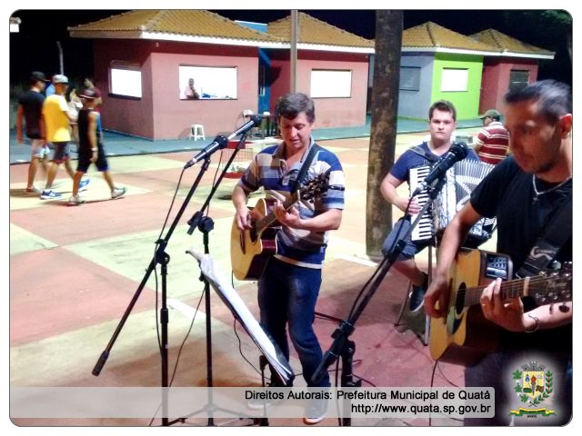 Notícia Quinta é dia de Feira da Lua: Banda R3 animou a noite!