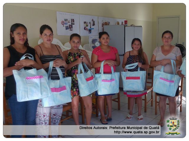 Notícia Secretaria de Promoção Social entrega 09 kits de enxoval de bebê
