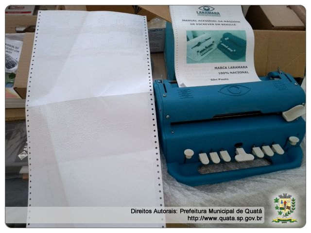 Notícia Secretaria de Educação recebe doação de Máquina de escrever e impressora em Braille