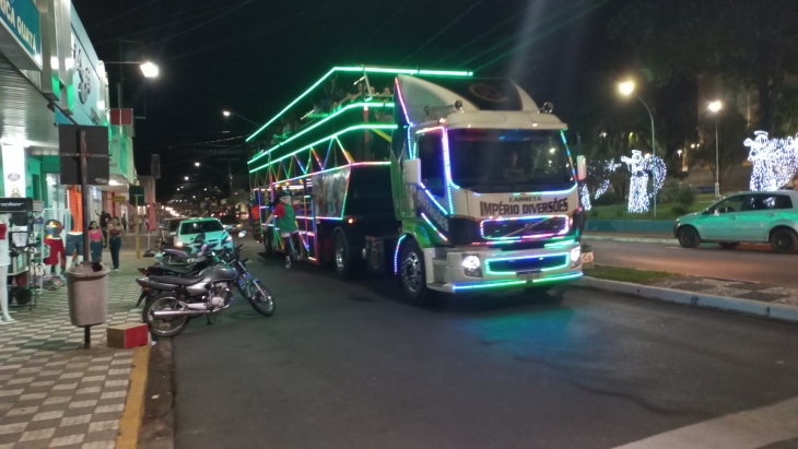 Carreta Imperador da Alegria chega a Paraíso e faz a diversão da noite –  Surgiu