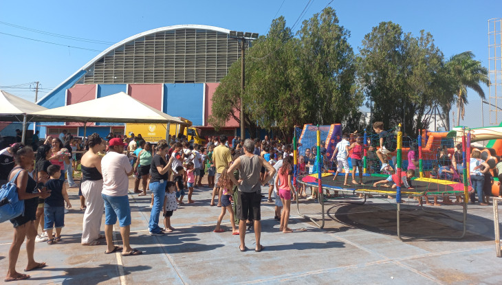 Festa do Trabalhador conta com diversas ações e reúne centenas de pessoas