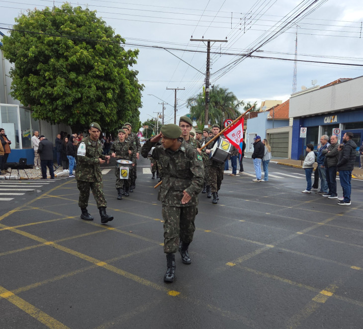 Prefeitura de Quatá apostou na estabilidade do tempo e manteve a realização do tradicional Desfile Cívico de 7 de Setembro
