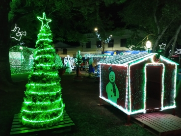 Foto 25: Praça do Natal é inaugurada em Quatá