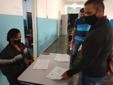 Foto 26: MERENDA EM CASA: alunos da Rede Municipal de Ensino de Quatá recebem cesta e kit de higiene