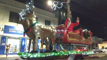 Foto 20: Praça do Natal é inaugurada em Quatá