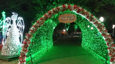 Foto 29: Praça do Natal é inaugurada em Quatá