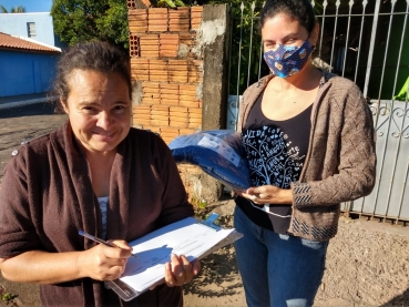 Foto 9: Solidariedade aquecendo corações: famílias carentes e vulneráveis de Quatá recebem cobertores