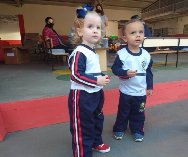 Foto 20: CUIDANDO DOS NOSSOS PEQUENINOS: Novos agasalhos para os alunos da Rede Municipal de Ensino de Quatá