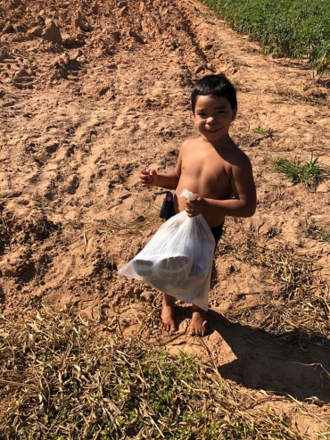 Foto 16: Novos Crocs, Tênis e Agasalhos são entregues para os alunos da Rede Municipal de Ensino de Quatá