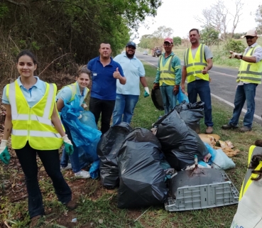 Foto 15: Prefeitura recolhe toneladas de entulhos durante o bota fora. Fique atento: está em vigor a Lei da caçamba.