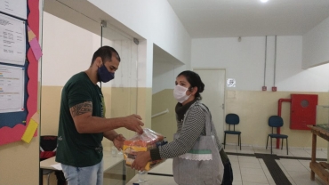 Foto 34: Merenda em casa: mais alimento para os alunos