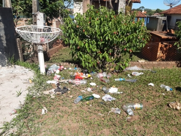 Foto 19: Saúde realiza mais um arrastão e recolhe dezenas de recipientes que acumulam água