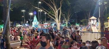 Foto 13: Carreta da Alegria atrai centenas de pessoas