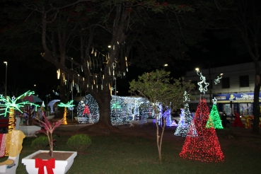 Foto 41: Inauguração da Praça do Natal - Natal Luz 2021 em Quatá