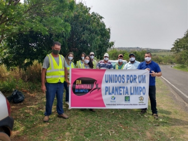 Foto 17: Prefeitura recolhe toneladas de entulhos durante o bota fora. Fique atento: está em vigor a Lei da caçamba.