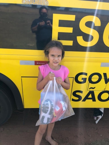 Foto 48: Novos Crocs, Tênis e Agasalhos são entregues para os alunos da Rede Municipal de Ensino de Quatá