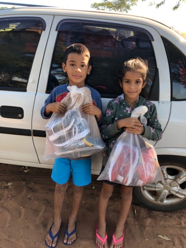 Foto 17: Novos Crocs, Tênis e Agasalhos são entregues para os alunos da Rede Municipal de Ensino de Quatá