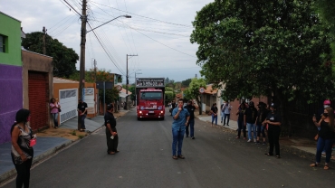 Foto 17: Emoção e fé pelas ruas de Quatá