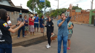 Foto 58: Emoção e fé pelas ruas de Quatá