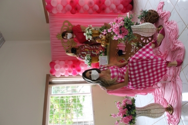 Foto 6: Fundo Social de Solidariedade de Quatá promove Dia da Beleza