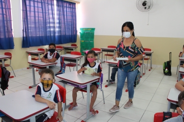 Foto 16: Quatá recebe circuito de peça teatral infantil