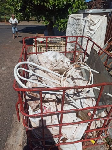 Foto 25: Saúde realiza mais um arrastão e recolhe dezenas de recipientes que acumulam água