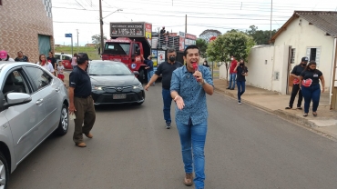 Foto 8: Emoção e fé pelas ruas de Quatá