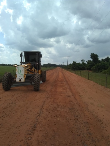 Foto 6: Valorização: estradas rurais de Quatá recebem constantes manutenções