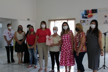 Foto 8: Fundo Social de Solidariedade de Quatá promove Dia da Beleza