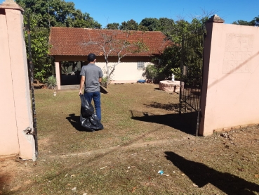 Foto 14: Saúde realiza mais um arrastão e recolhe dezenas de recipientes que acumulam água