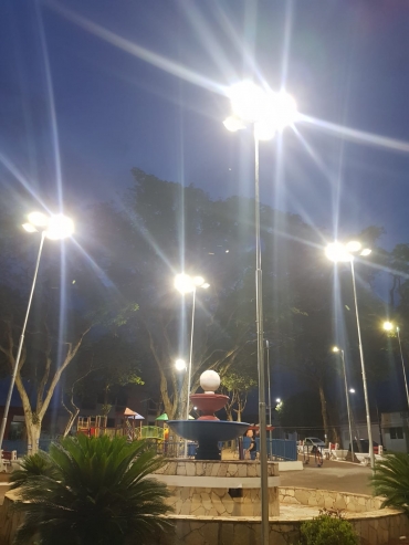 Foto 83: Praças de Quatá recebem nova iluminação