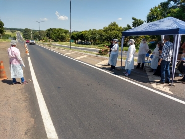 Foto 2: Quatá volta a fazer barreira sanitária