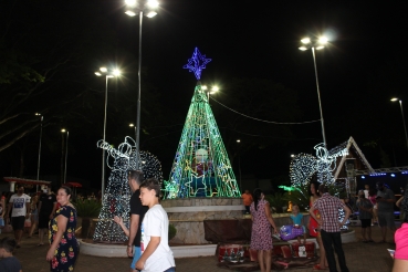 Foto 36: Inauguração da Praça do Natal - Natal Luz 2021 em Quatá