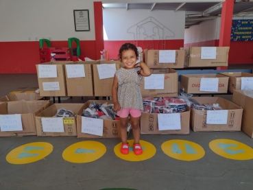 Foto 50: Novos Crocs, Tênis e Agasalhos são entregues para os alunos da Rede Municipal de Ensino de Quatá