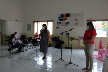 Foto 45: Fundo Social de Solidariedade de Quatá promove Dia da Beleza