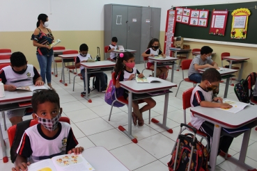 Foto 27: Quatá recebe circuito de peça teatral infantil