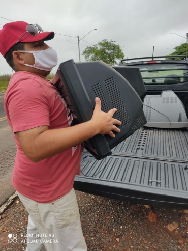 Foto 9: Mais de 500 quilos são arrecadados na coleta de lixo eletrônico