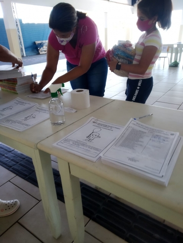 Foto 8: MERENDA EM CASA = MAIS ALIMENTO PARA OS ALUNOS 