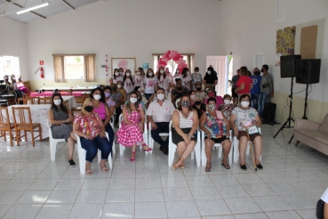Foto 35: Fundo Social de Solidariedade de Quatá promove Dia da Beleza