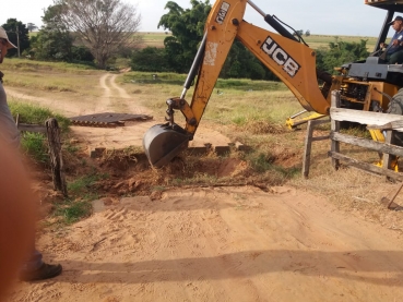 Foto 7: Valorização: estradas rurais de Quatá recebem constantes manutenções