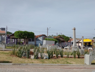 Foto 1: Praças de Quatá recebem nova iluminação