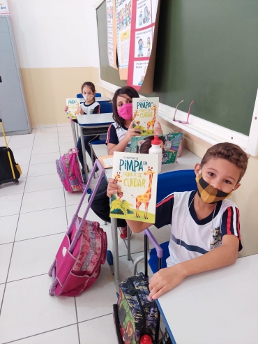 Foto 109: Quatá recebe circuito de peça teatral infantil