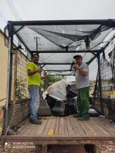 Foto 6: Mais de 500 quilos são arrecadados na coleta de lixo eletrônico