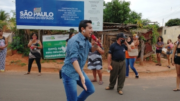 Foto 16: Emoção e fé pelas ruas de Quatá