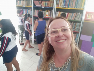 Foto 9: Alunos da Escola Gagliardi participam do Projeto Viajando na Leitura e visitam a Biblioteca Municipal 